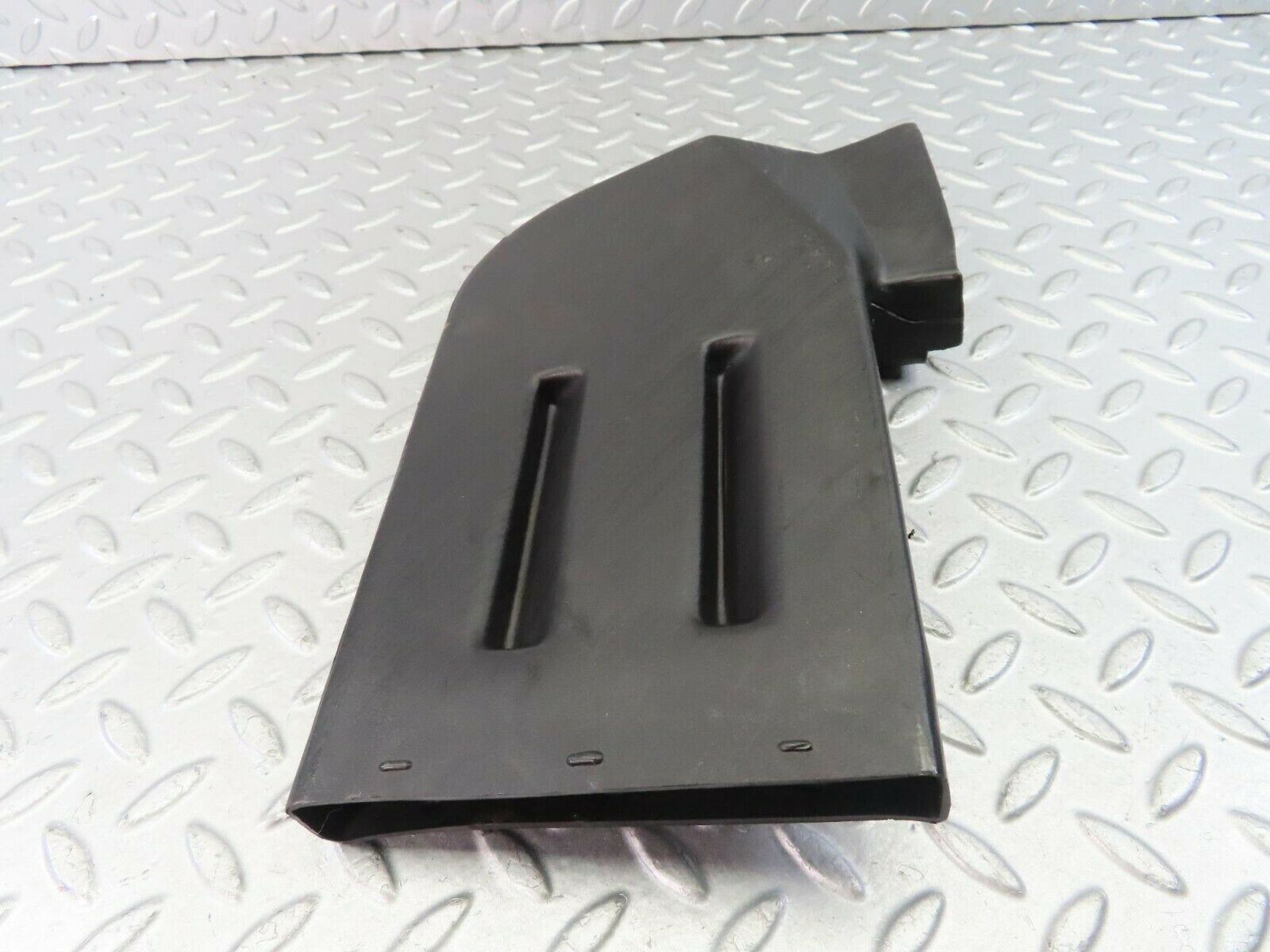 9316 Mercedes-Benz C124 300CE Coupe Ventilation Air Duct Right 1248310446