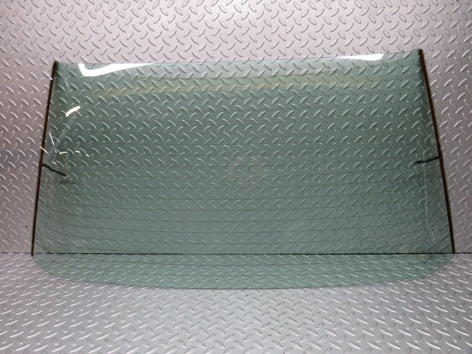 39073 Mercedes-Benz W201 190E 2.6L Rear Heated Windscreen Glass