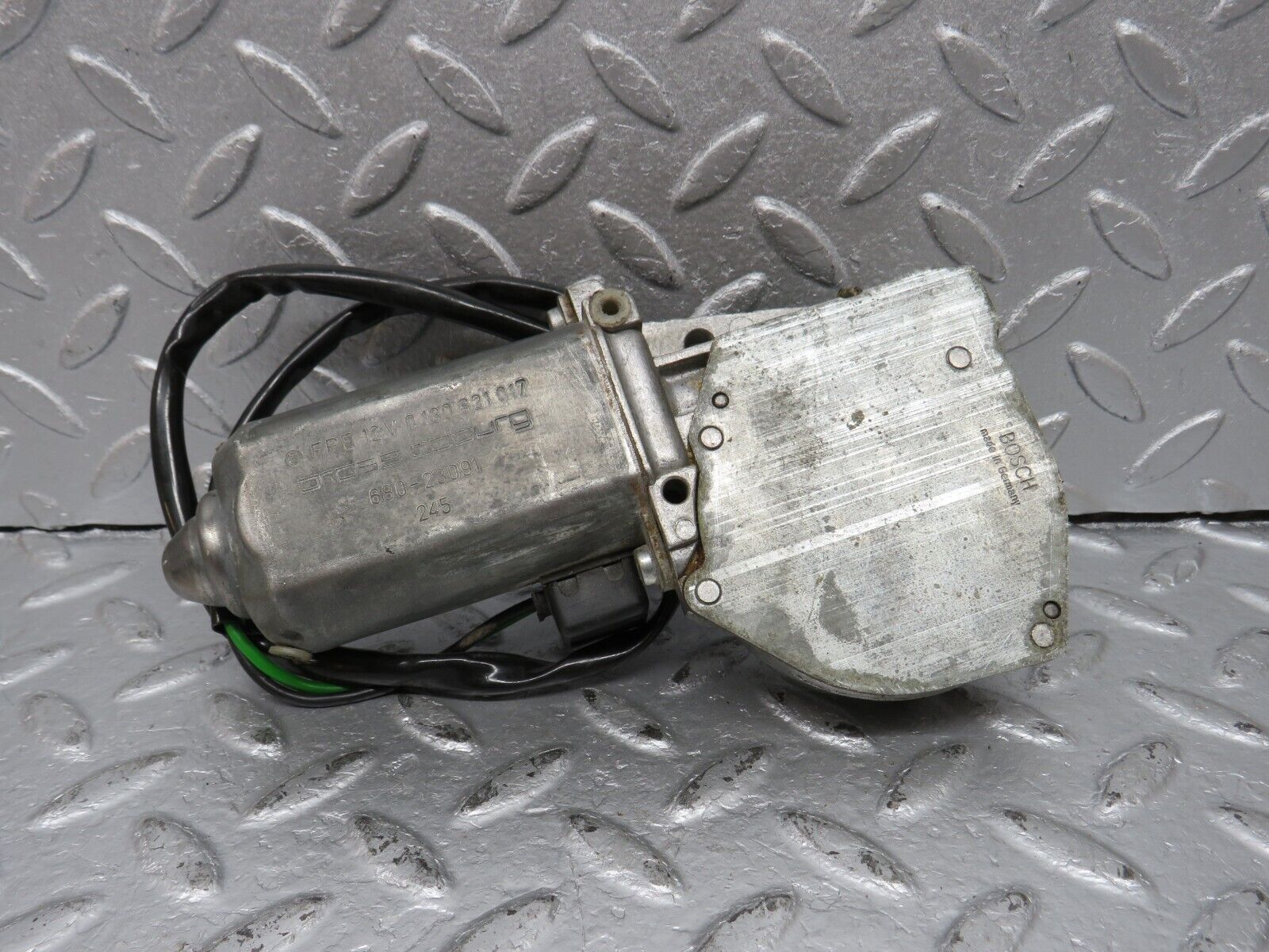 40593 Mercedes-Benz W123 300D Rear Left Window Regulator Motor 0130821017