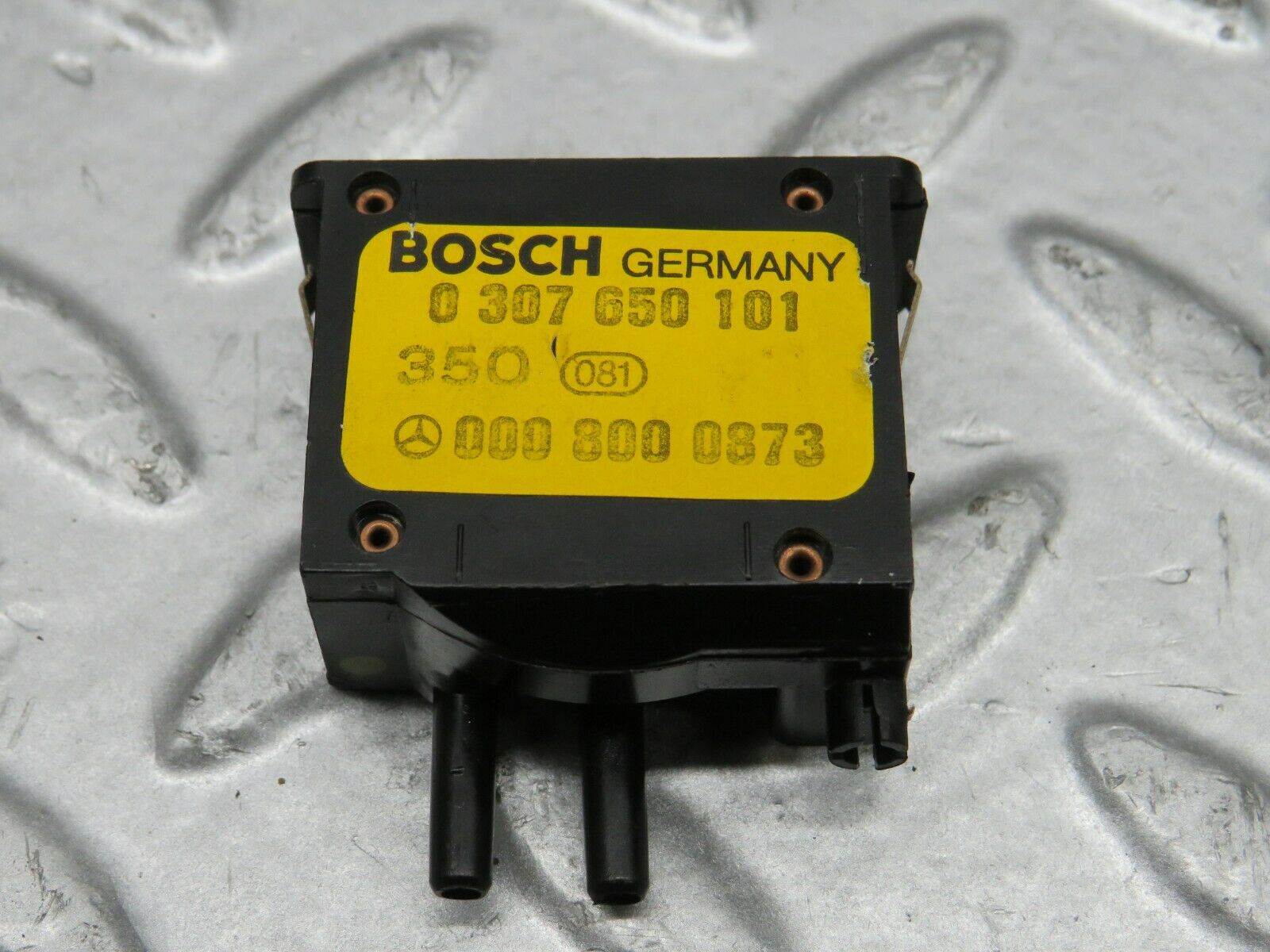 22294 Mercedes-Benz S123 280TE Wagon Headlight Level Switch 0307650101