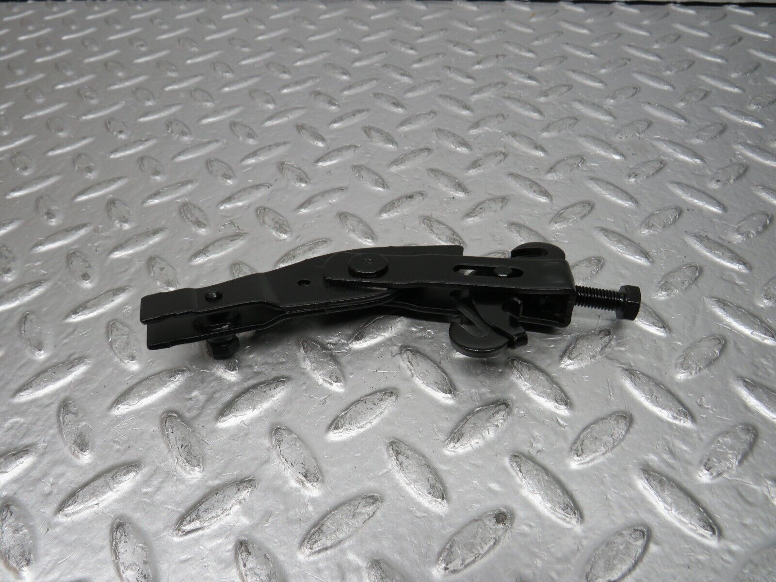 31454 Mercedes-Benz S124 220TE Wagon Handbrake Adjusting Handbrake Regulator
