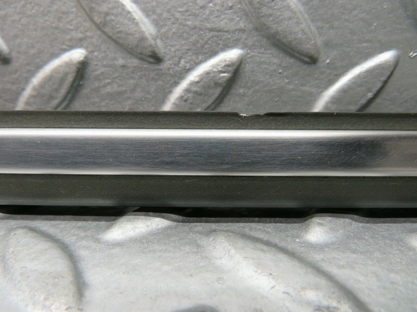 22023 Mercedes-Benz S123 280TE Front Left Fender Wing Centre Moulding Trim