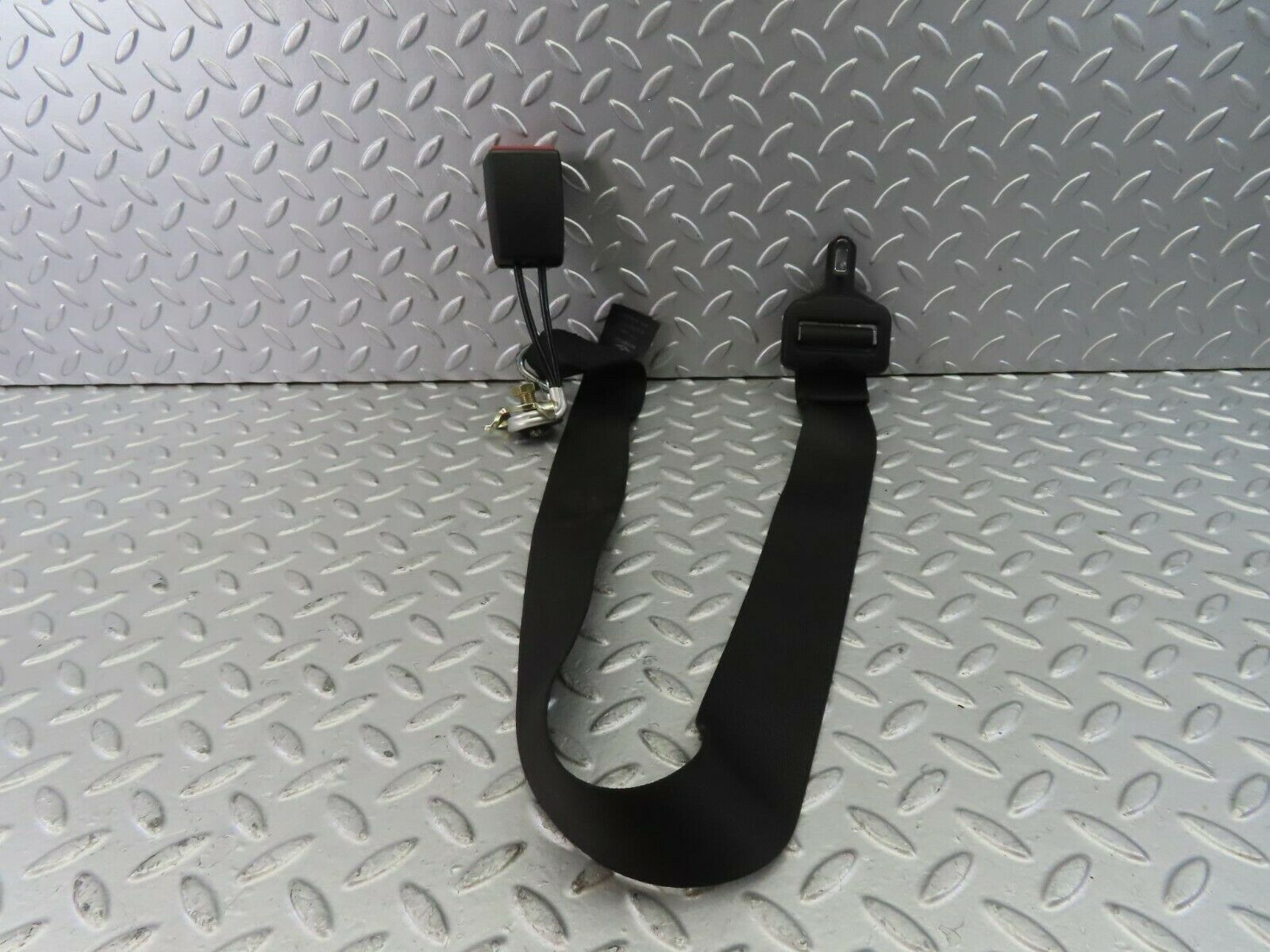 10384 Mercedes-Benz W201 190E Rear Middle Seat Belt With Buckle 2018605685