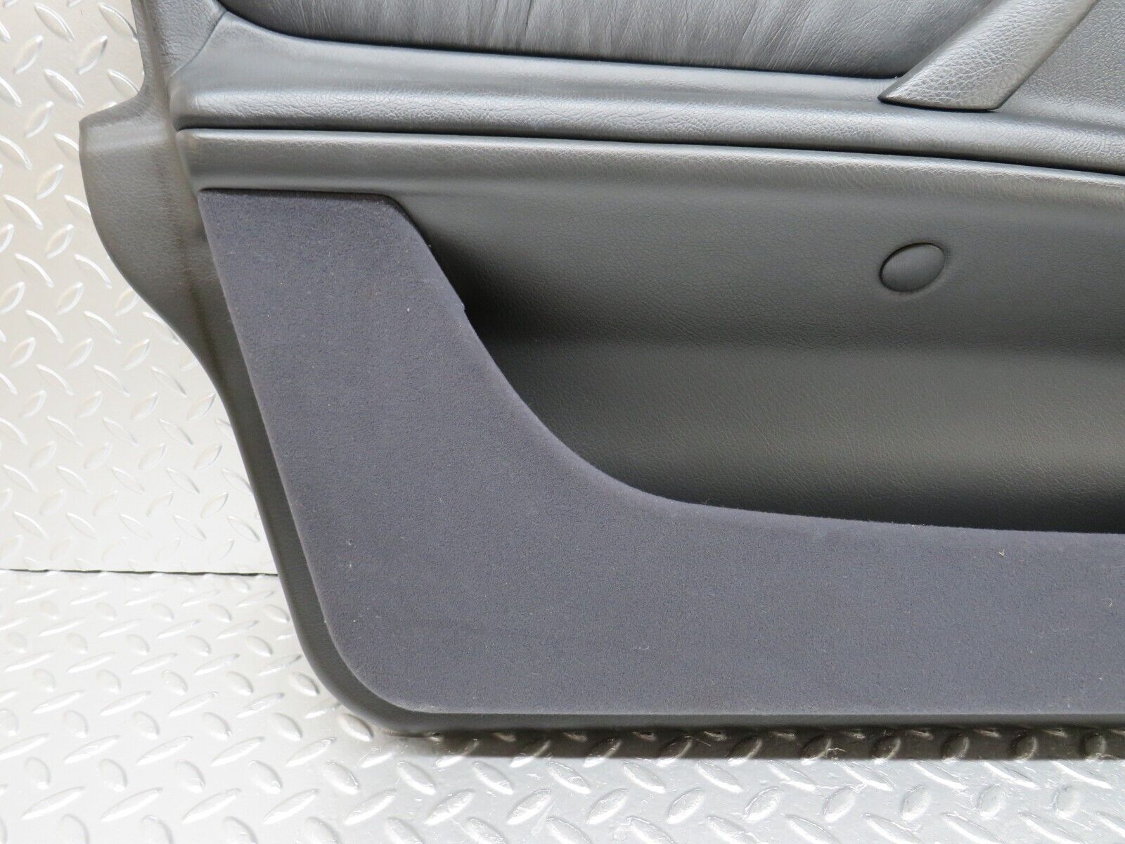 34731 Mercedes-Benz W210 320E Front Left Door Card 2107201551