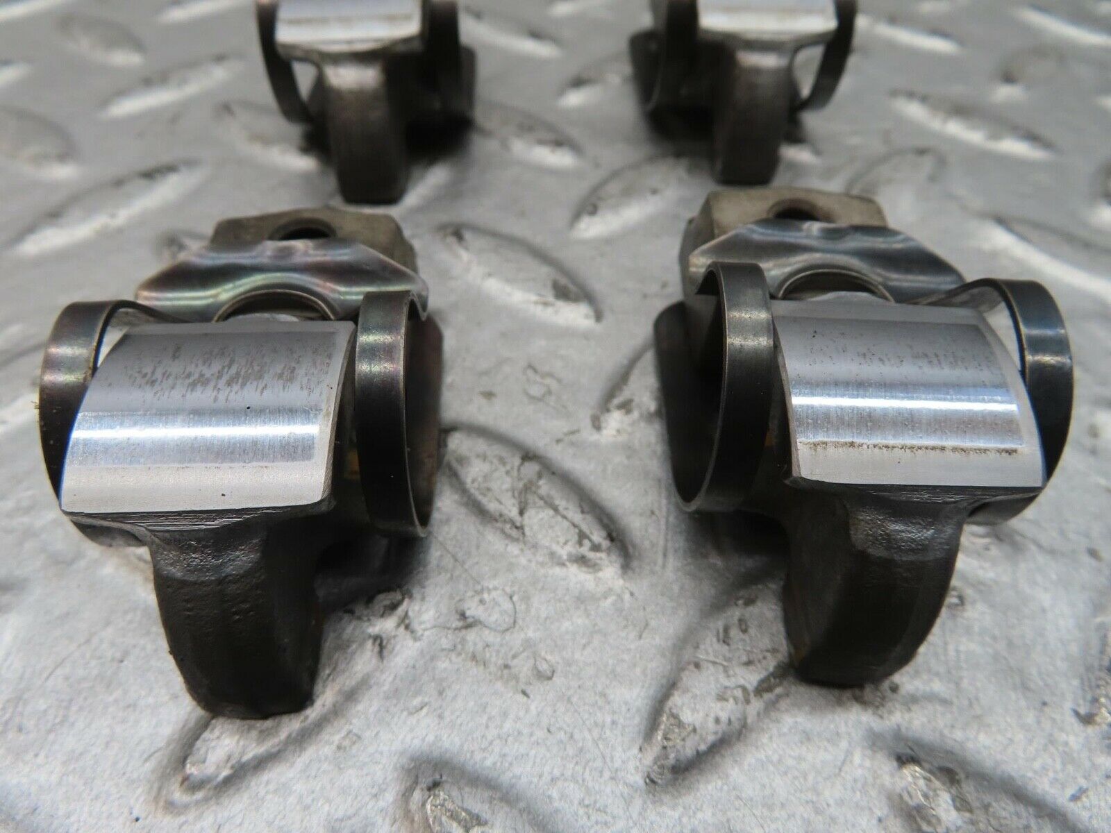 13792 Mercedes-Benz R107 450SL Valve Rocker Arm Set With Retaining Spring