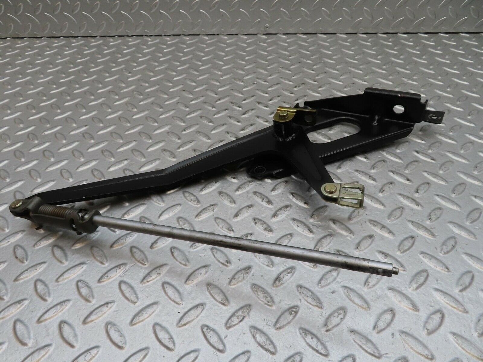 7014 Mercedes-Benz W123 230E Handbrake Regulator