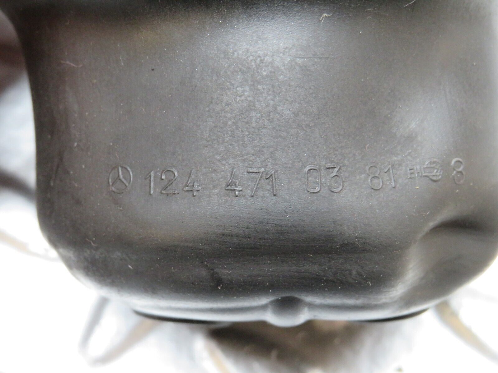 29446 Mercedes-Benz W124 230E Fuel Tank Rubber Seal 1244710381