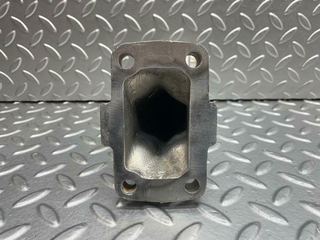 0207 Mercedes-Benz W116 350SE Engine Mount Bracket Right Side 6152231404