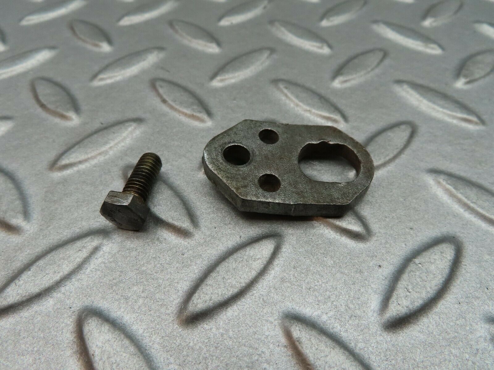 5129 Mercedes-Benz R107 350SL Coupe Fuel Injector Bracket