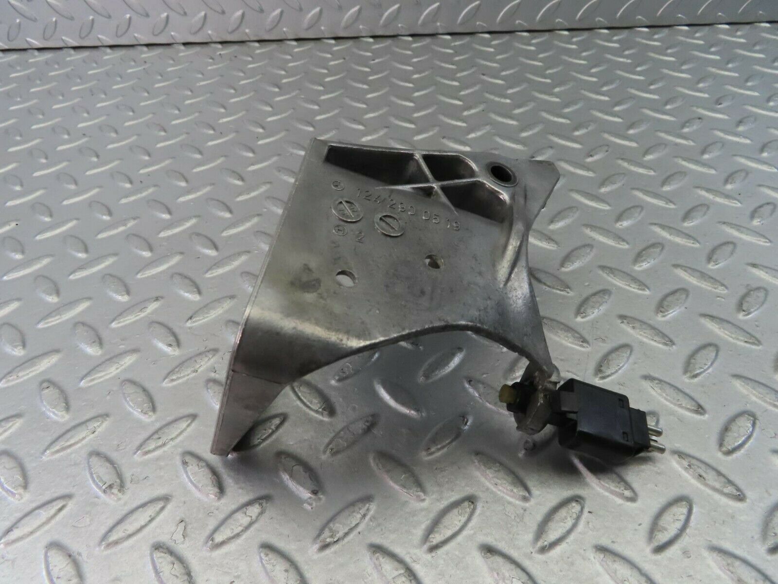 9312 Mercedes-Benz C124 300CE Coupe Brake Pedal Bracket 1242900519