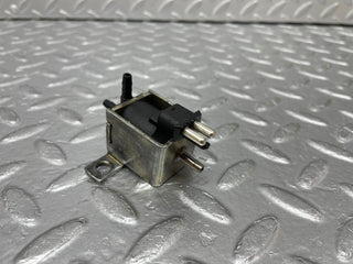 W124 Cabriolet vacuum control valve used OEM