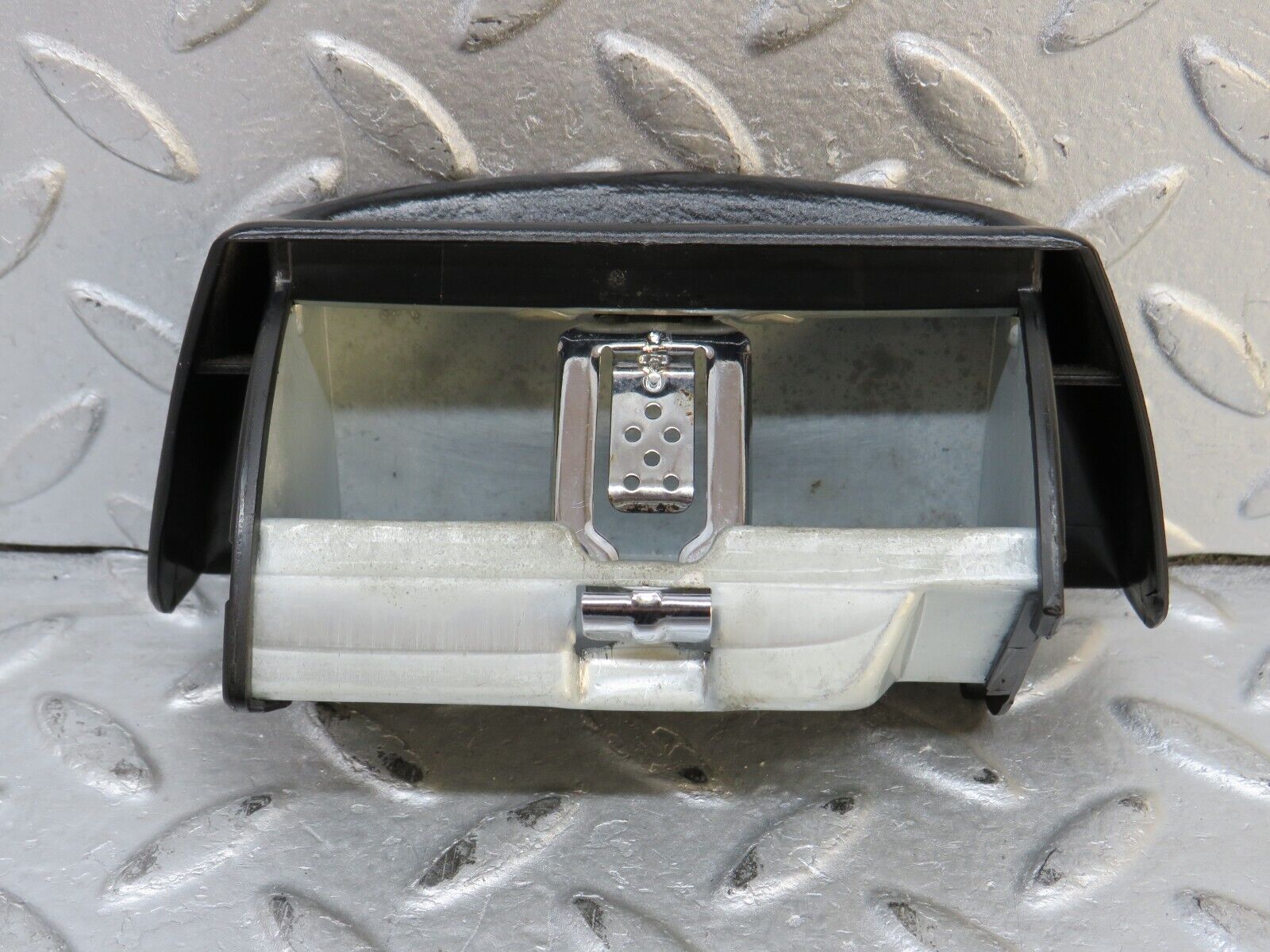 37913 Mercedes-Benz A124 320E Cabriolet Centre Console Rear Ashtray