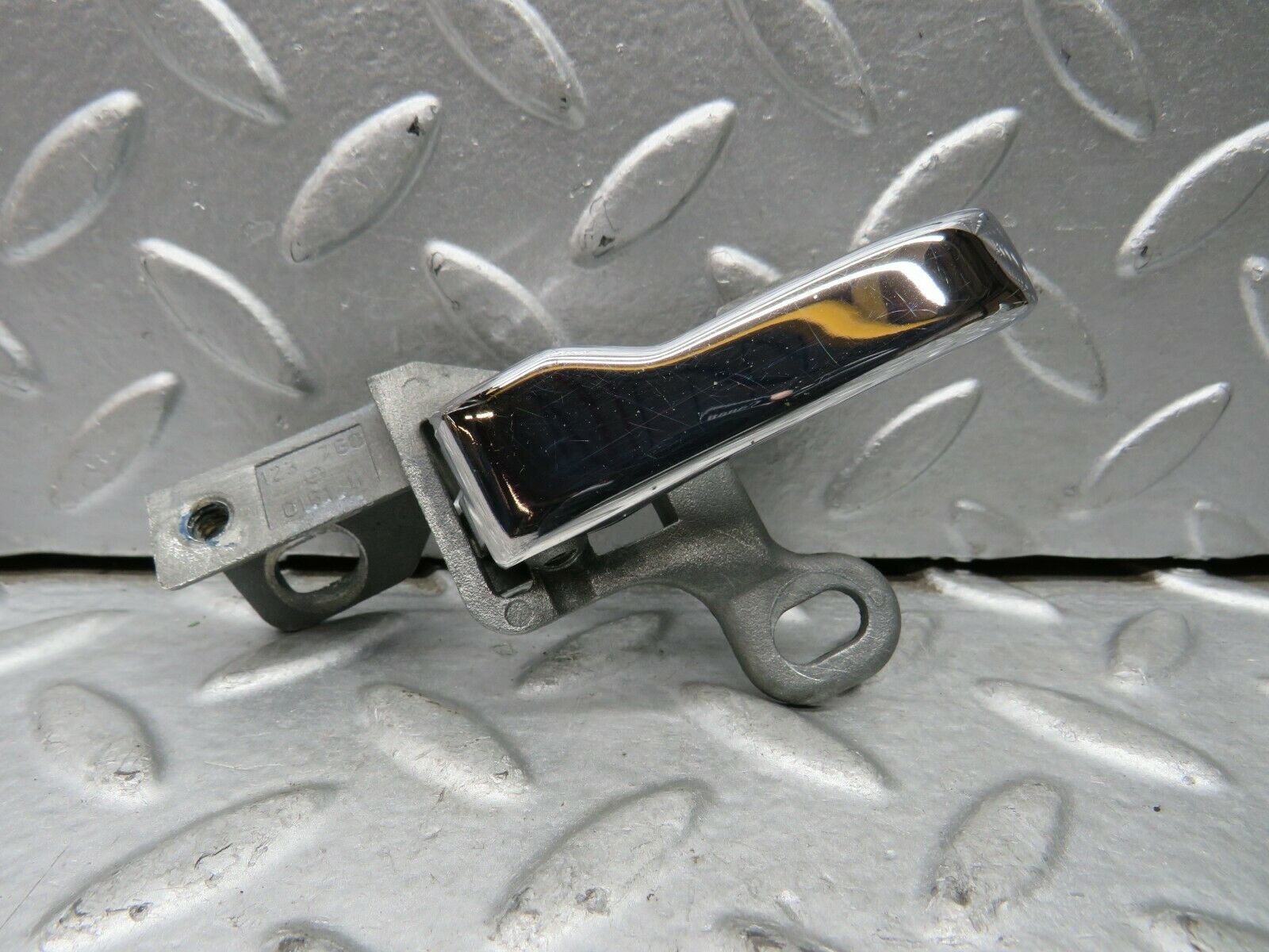 21979 Mercedes-Benz S123 280TE Wagon Left Interior Door Handle 1237600161
