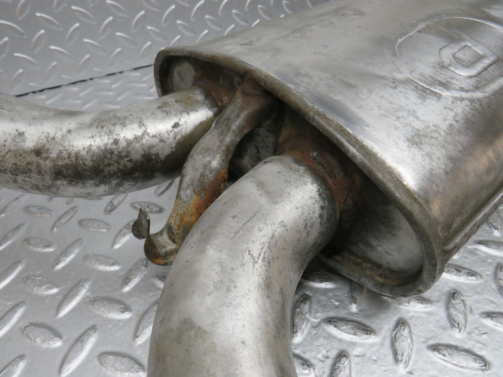 31317 Mercedes-Benz S124 220TE Wagon Exhaust Rear Silencer 1333 000047