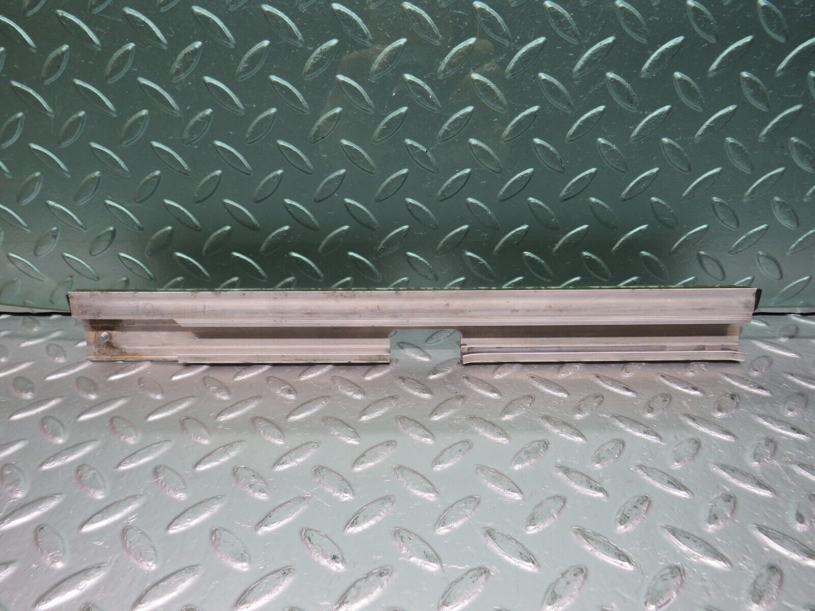 31474 Mercedes-Benz S124 220TE Wagon Front Right Door Window Glass