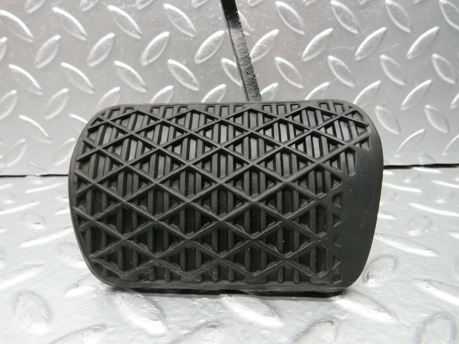 24095 Mercedes-Benz W123 280E Brake Pedal
