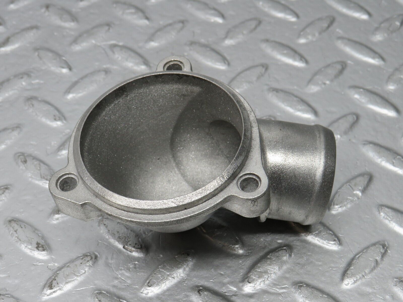 39436 Mercedes-Benz R129 320SL Coupe Thermostat Housing 1042030274