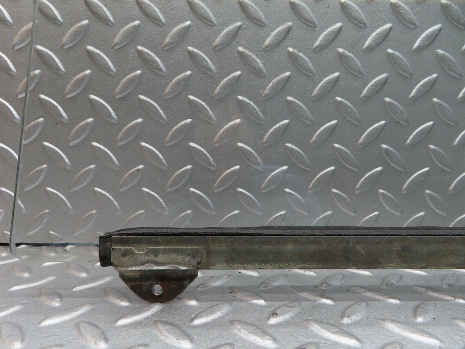 12658 Mercedes-Benz W111 220SE Front Left Door Window Glass