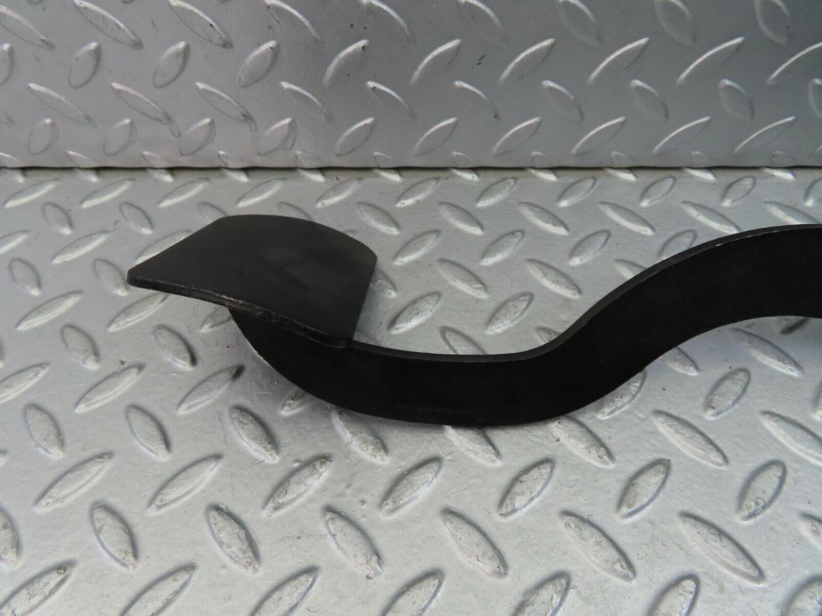 9016 Mercedes-Benz C107 Brake Pedal