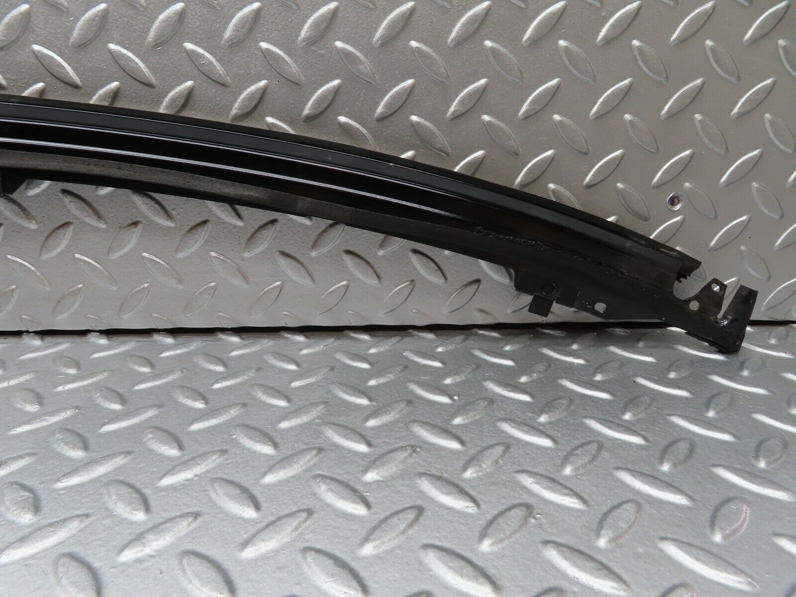 19924 Mercedes-Benz R129 300SL Coupe Front Windscreen Top Chrome Trim