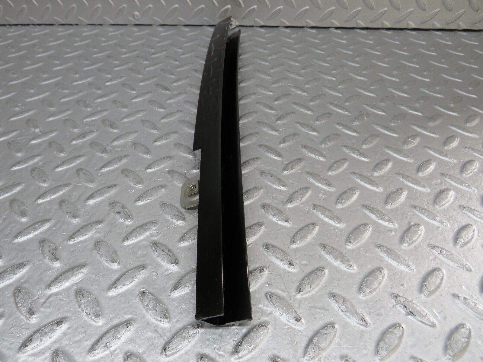 35256 Mercedes-Benz W221 Rear Right Door Window Channel 2217300219