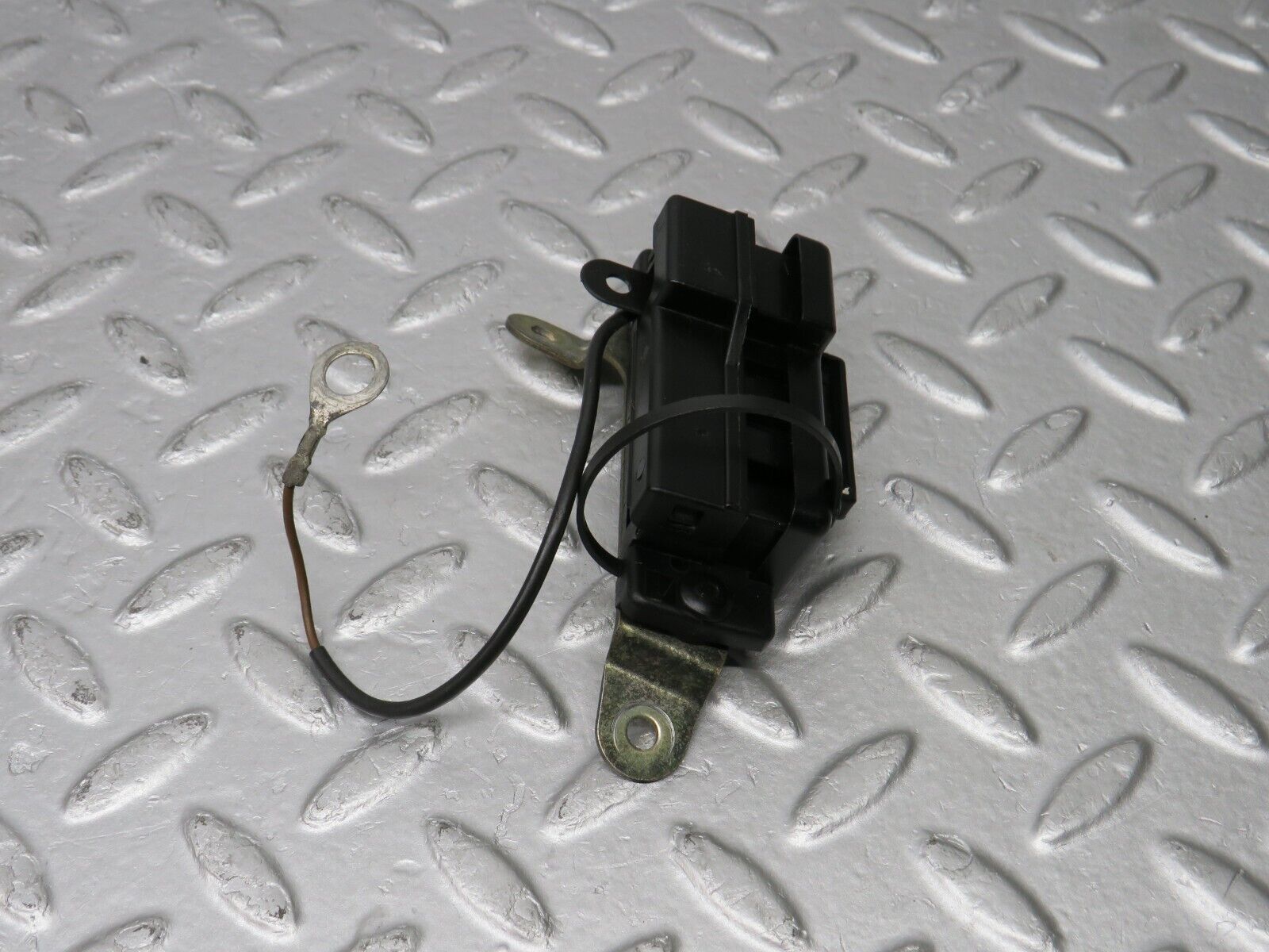 38946 Mercedes-Benz W201 190E 2.6L Diagnostic Connector With Bracket 1265459740
