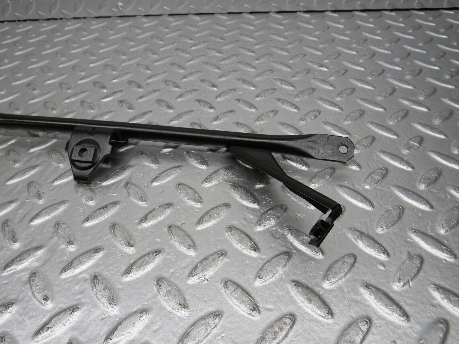 30883 Mercedes-Benz W201 190E 2.0L Horn Bracket