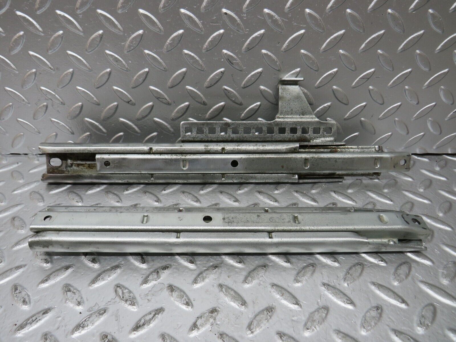 26349 Mercedes-Benz W116 450SE Front Right Seat Rail Pair