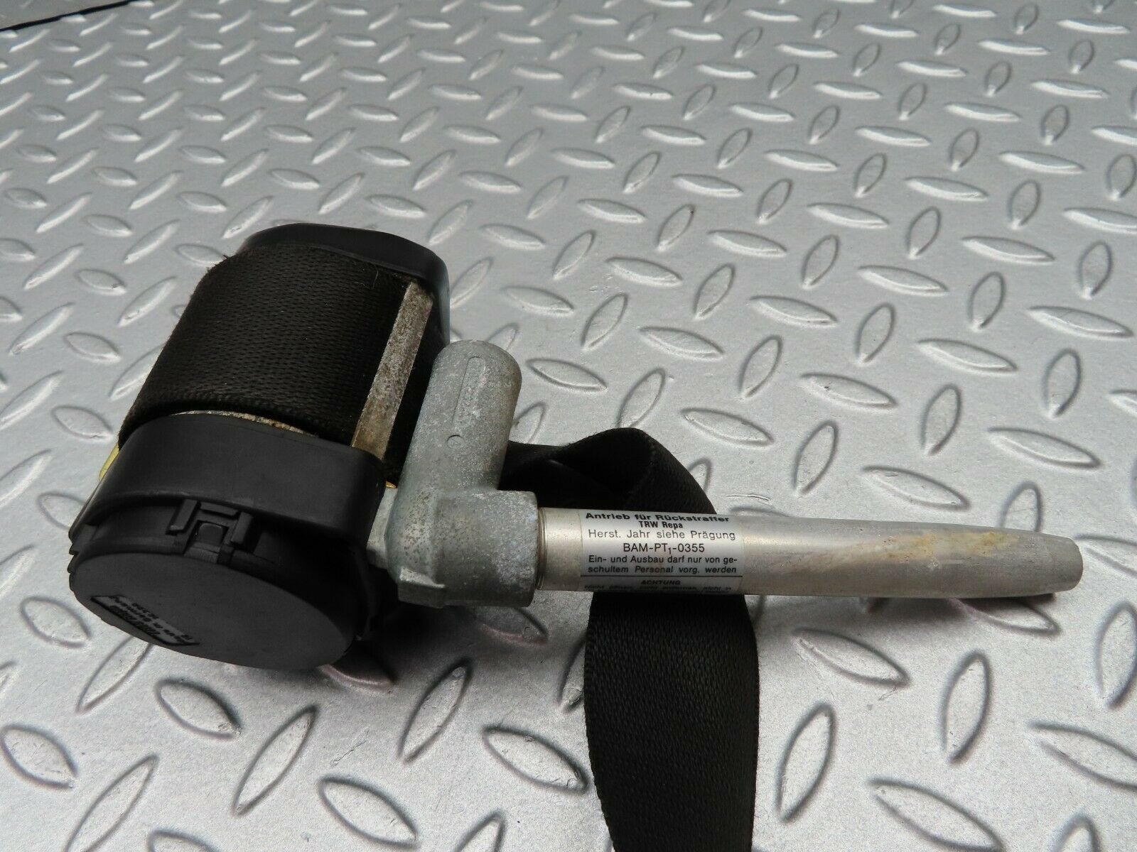 5366 Mercedes-Benz W124 230E Seat Belt Front Right 1248600686