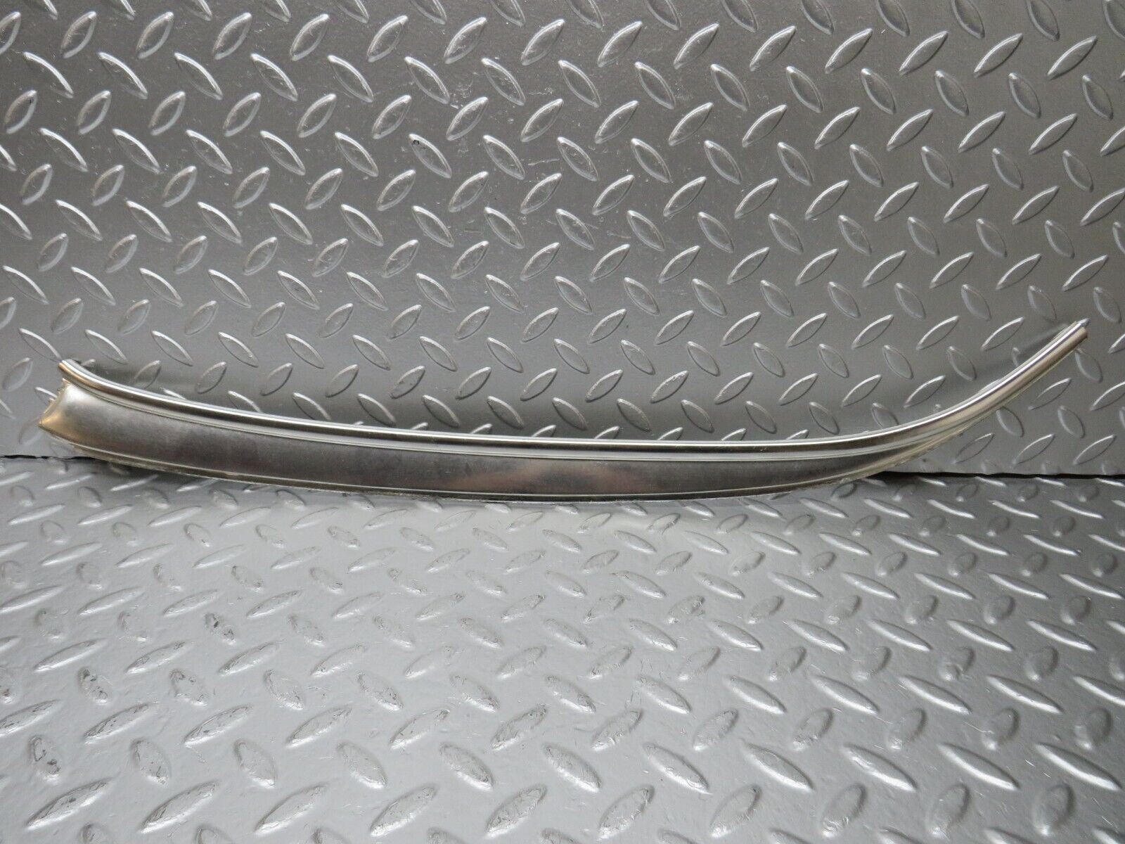 25589 Mercedes-Benz W123 200 C Pillar Exterior Chrome Trim Left Side