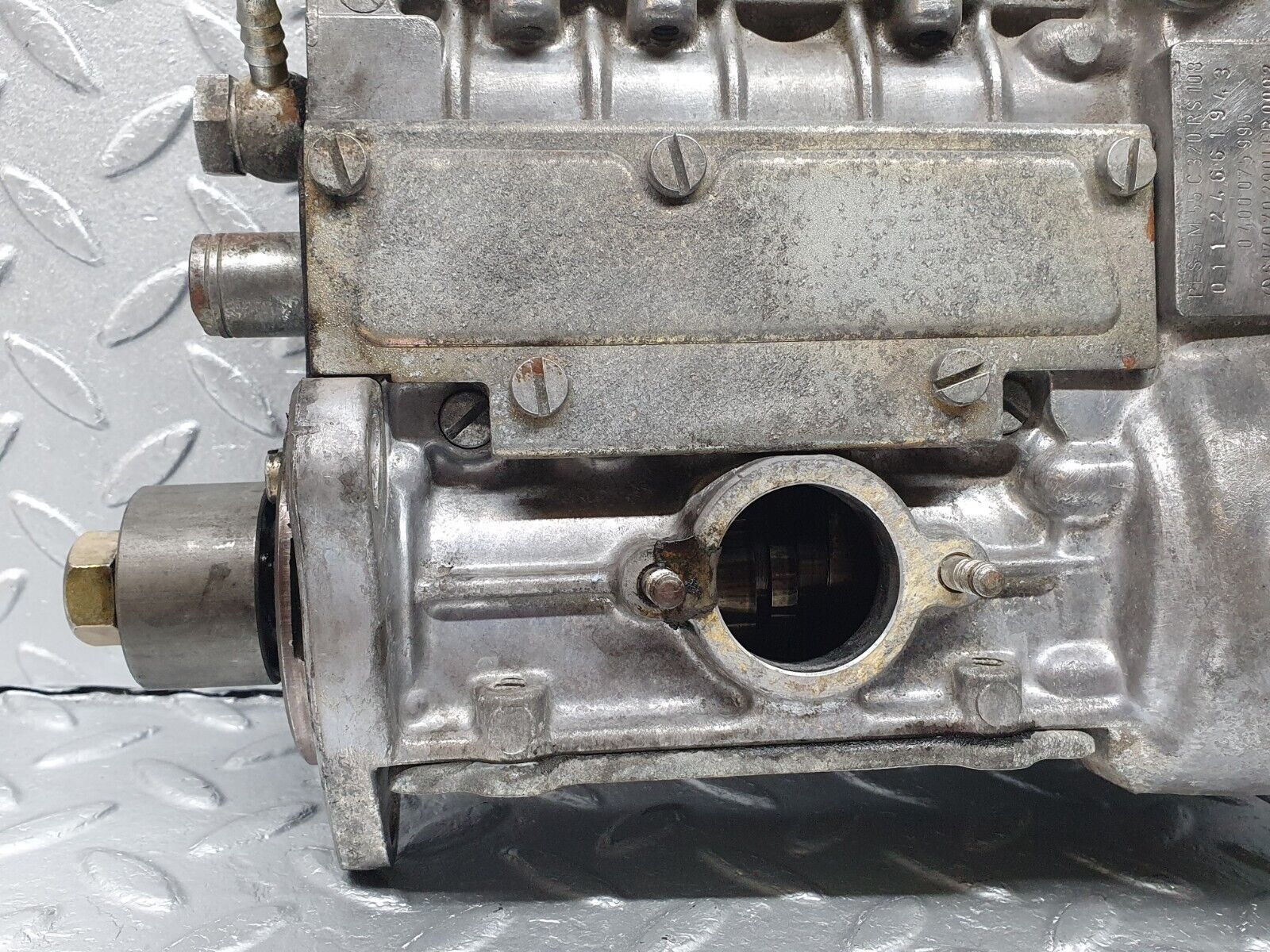 40862 Mercedes-Benz W123 300D Diesel Fuel Injection Pump Bosch 0112466193 6170702901