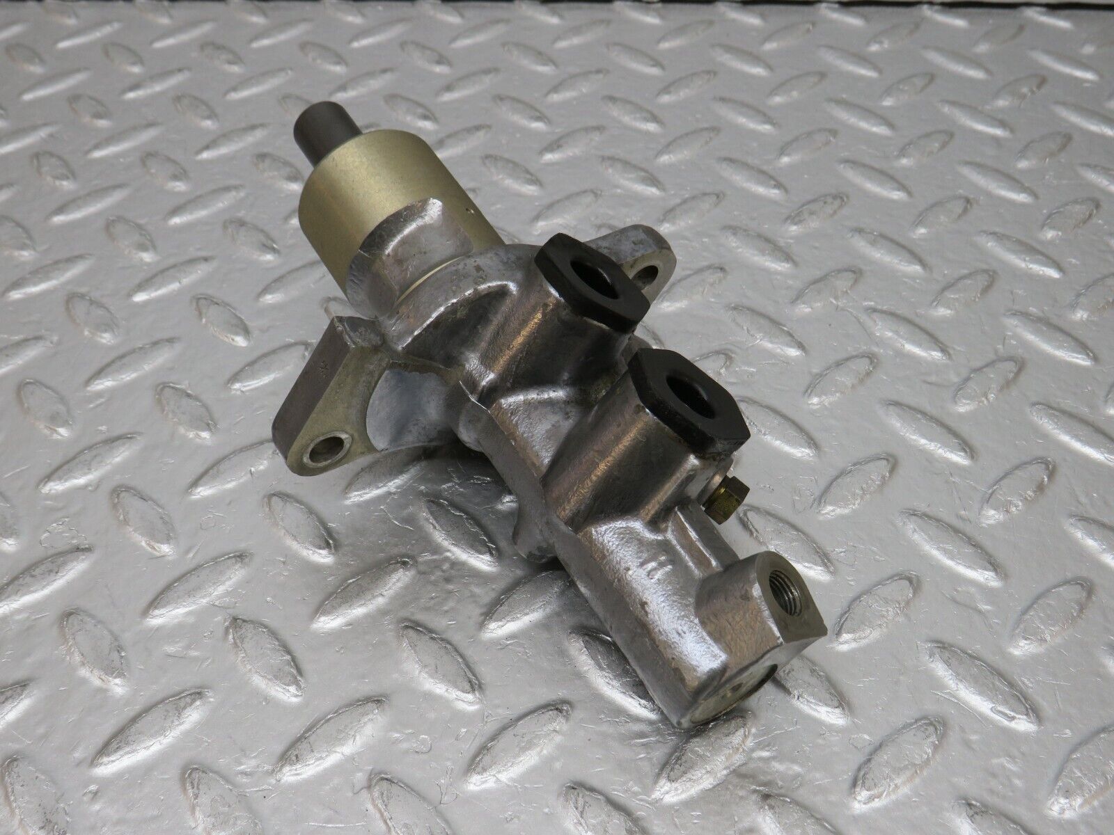 32424 Mercedes-Benz S124 300TE Wagon Brake Master Cylinder Ate