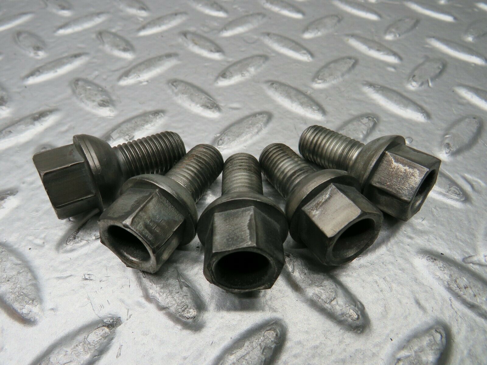22929 Mercedes-Benz 5x Alloy Wheel Lug Bolt M12x1.5