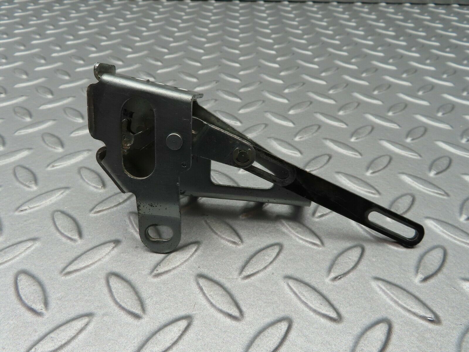 5186 Mercedes-Benz R107 350SL Coupe Soft Top Mechanism Lock Left