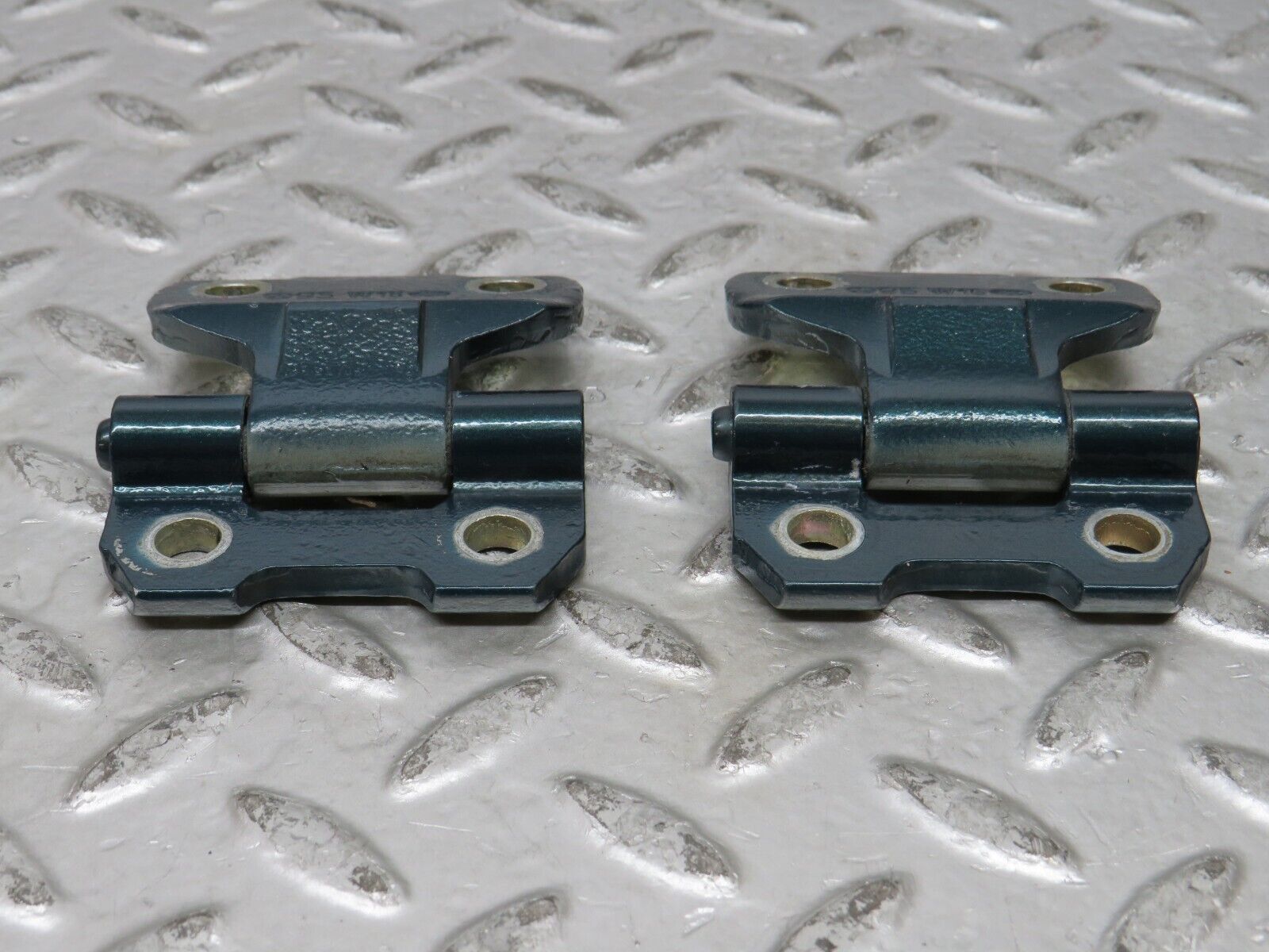 27621 Mercedes-Benz S124 300TE Wagon Right Door Hinge Pair