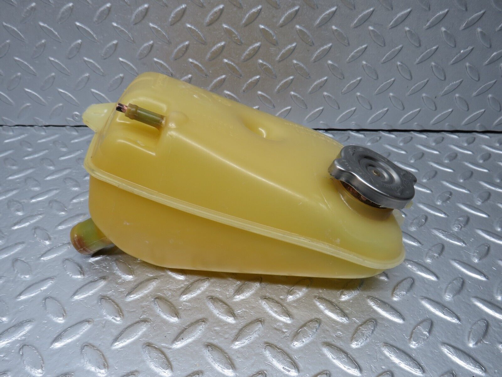 39092 Mercedes-Benz R107 500SL Coupe Coolant Reservoir Tank Behr 1165000449
