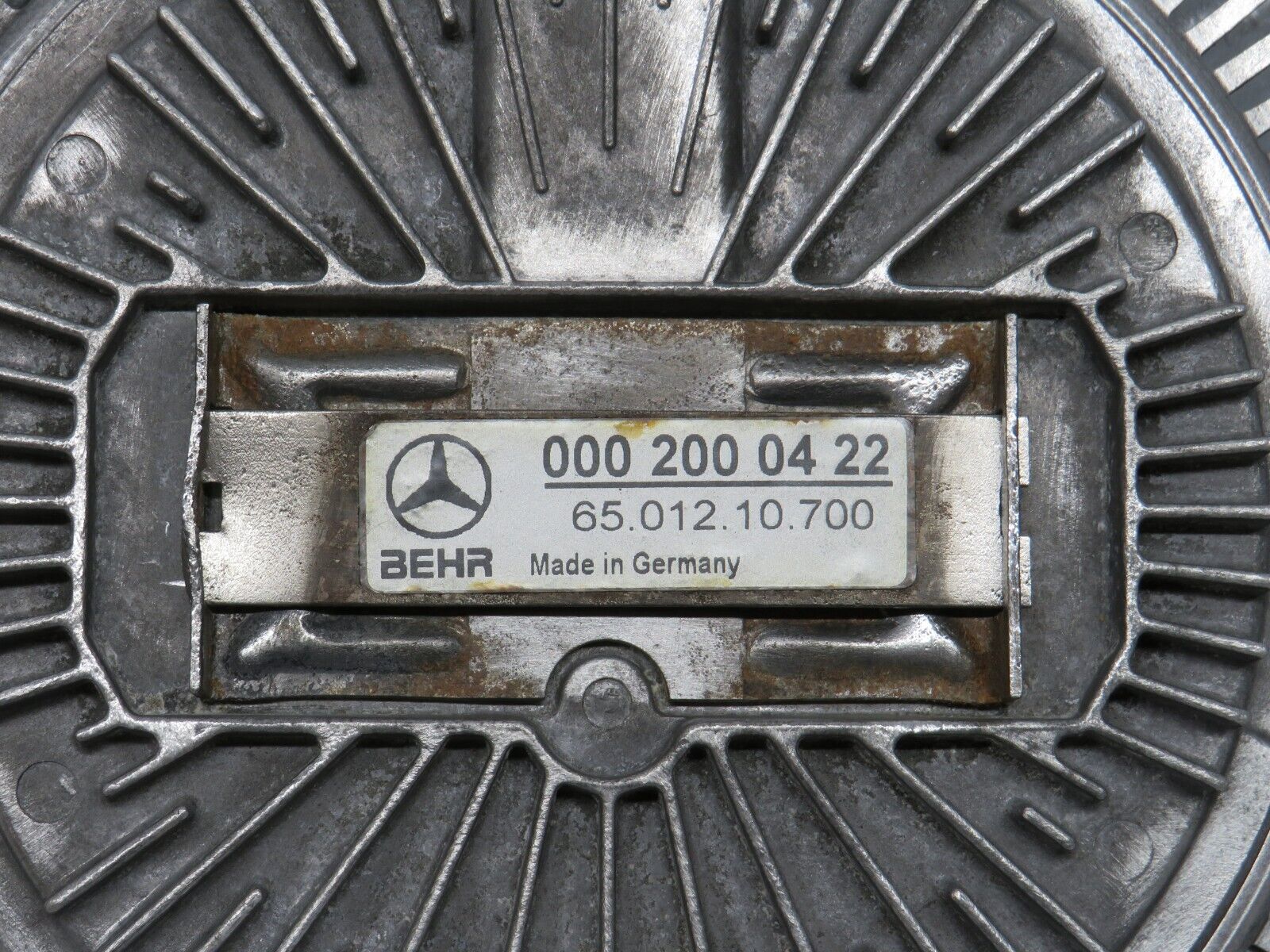 40658 Mercedes-Benz W123 300D Engine Cooling Fan Clutch 0002000422