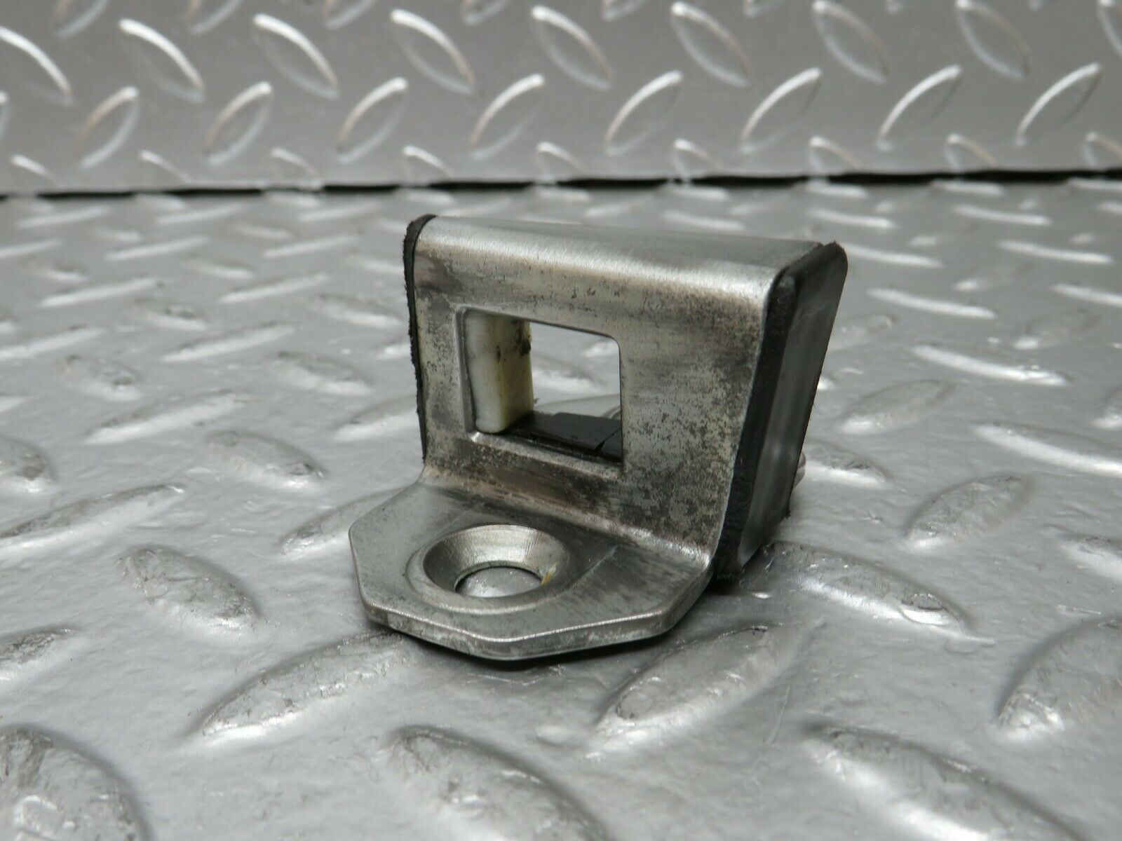 24312 Mercedes-Benz S124 220TE Wagon Door Lock Latch