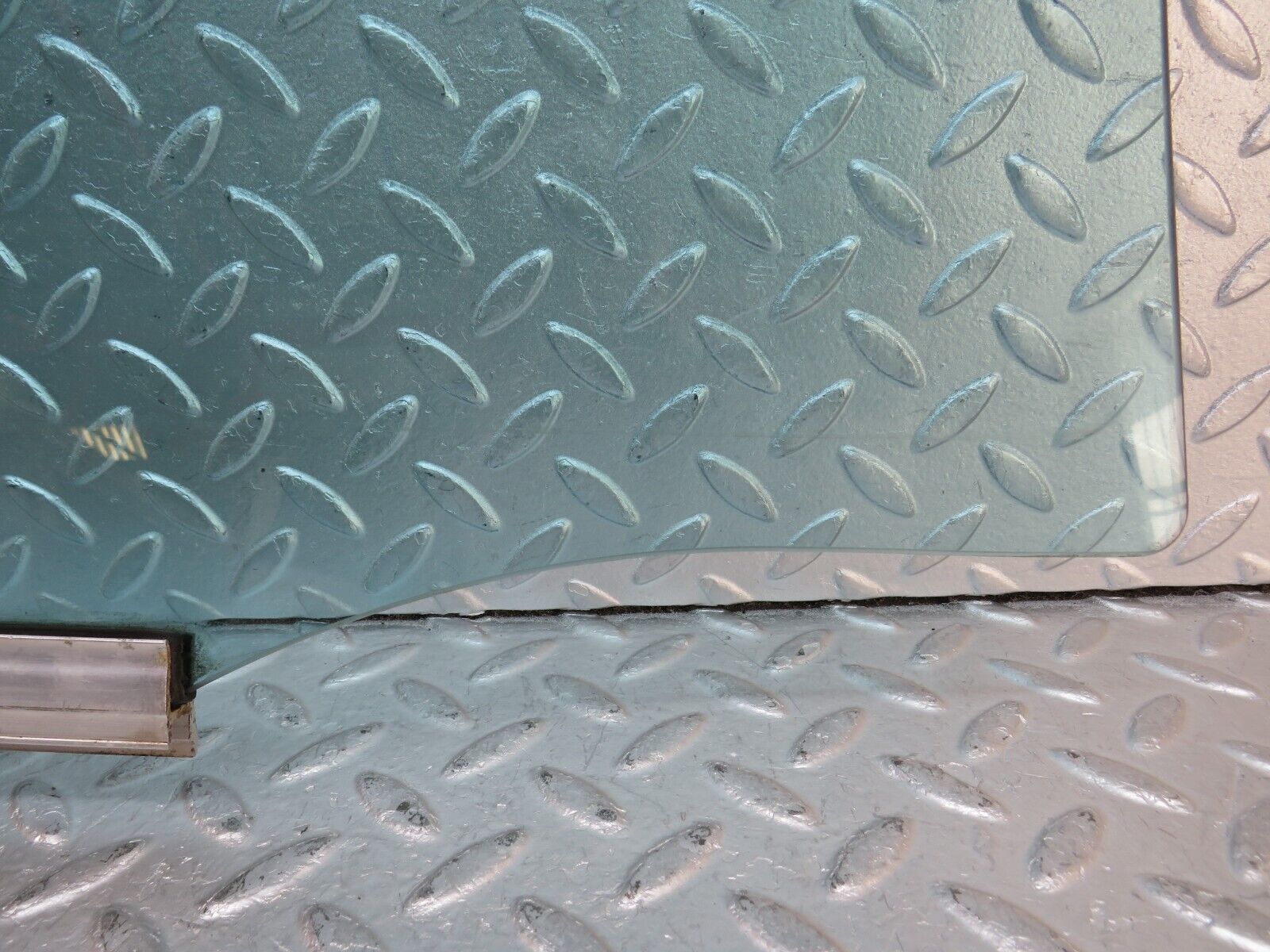 34973 Mercedes-Benz W210 320E Rear Left Door Window Glass