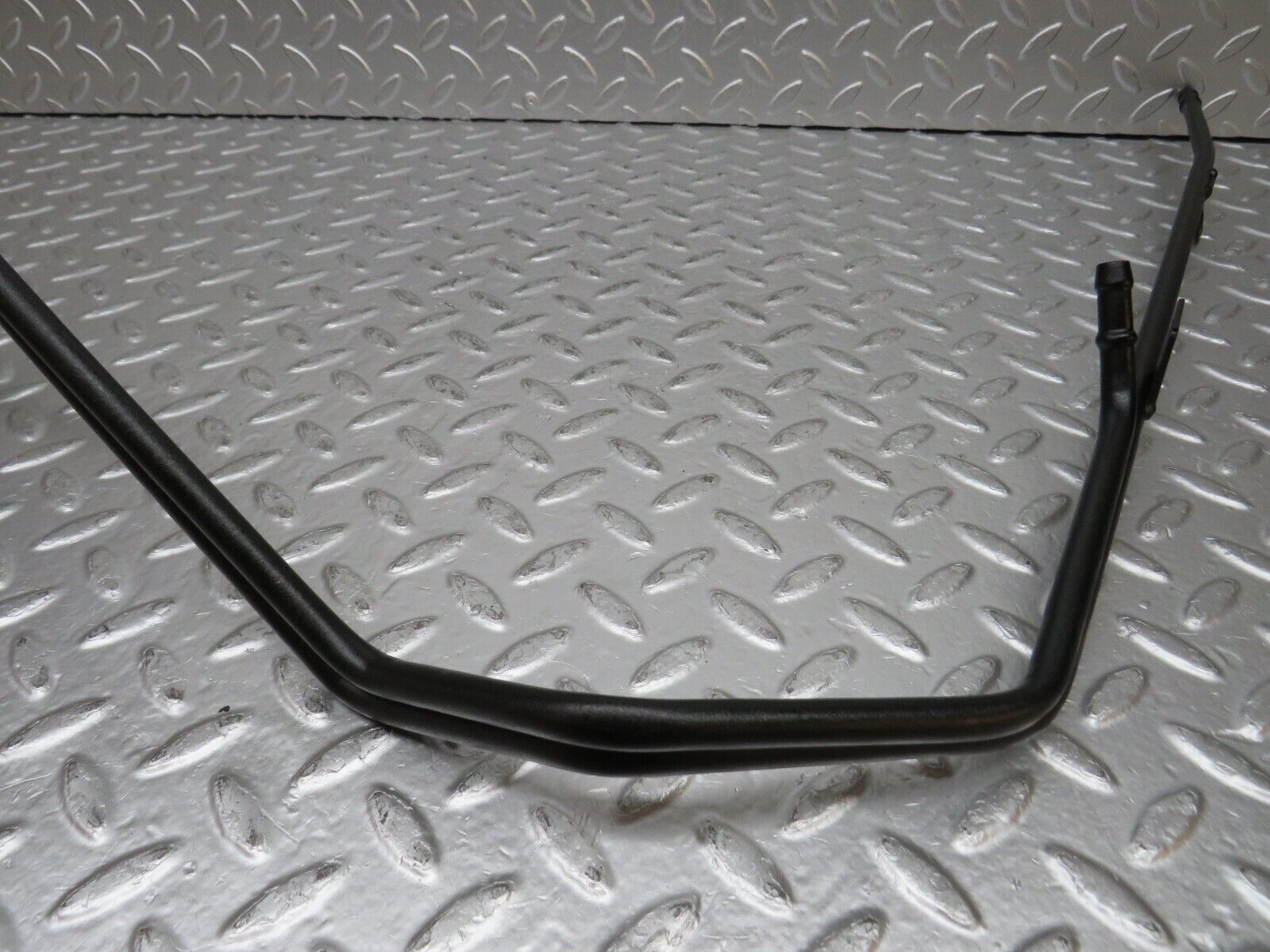 31535 Mercedes-Benz S124 220TE Wagon Oil Cooling Pipe