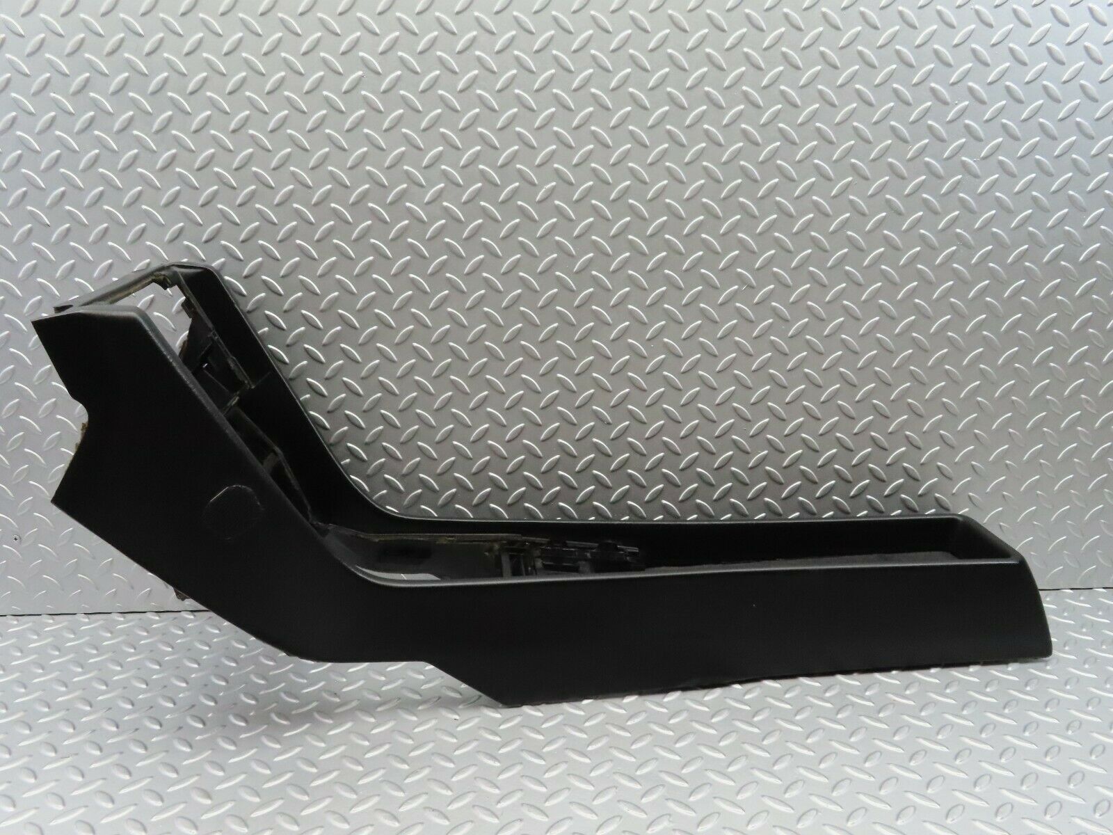 6456 Mercedes-Benz S124 E220 Wagon Centre Console Black