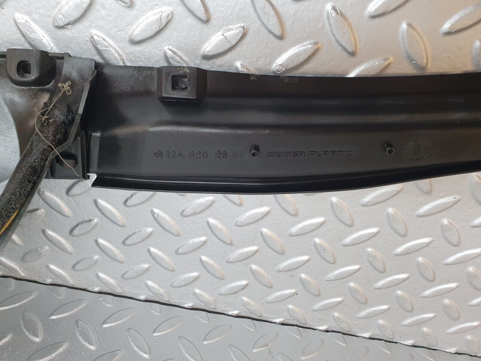 41454 Mercedes-Benz W124 200E Wiper Mechanism Cover Panel 1246280067 1246283707 1246202667 1246200978