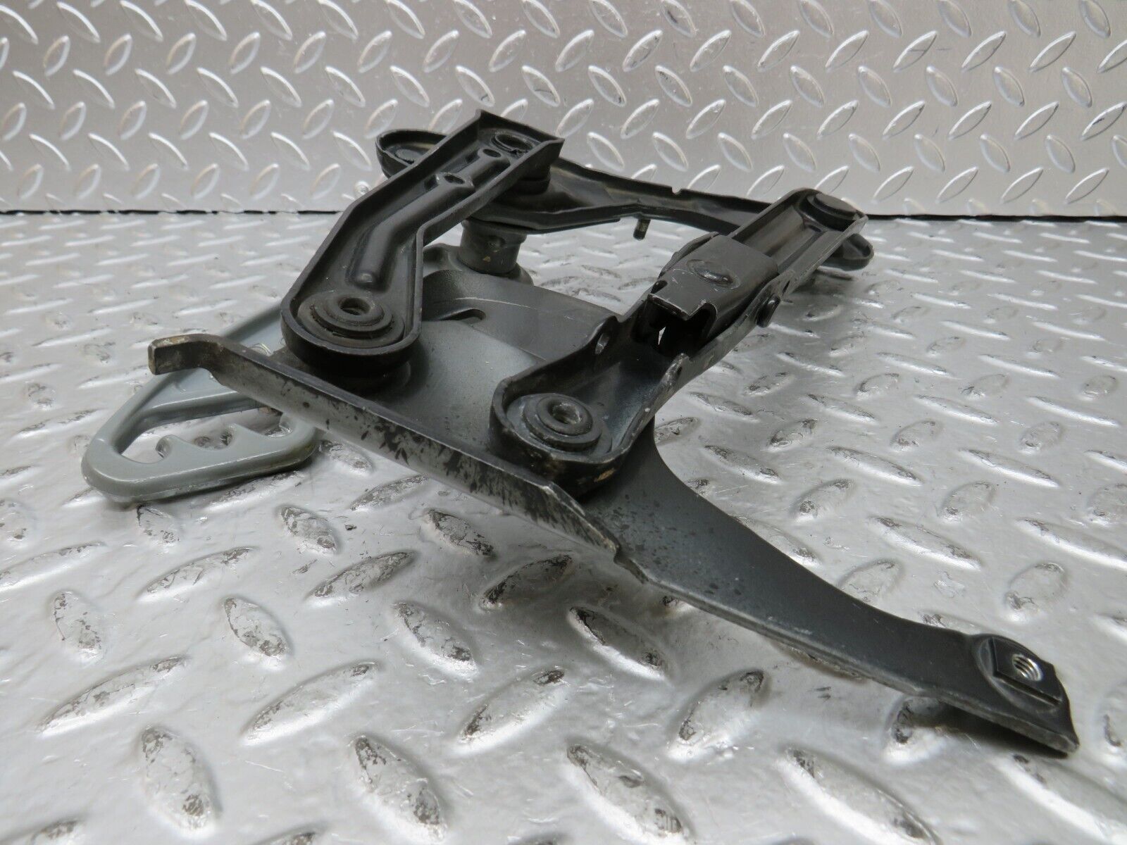 26671 Mercedes-Benz C124 220CE Coupe Bonnet Hinge Left Side 1298870274