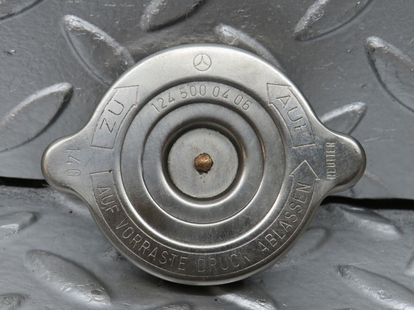 33440 Mercedes-Benz W202 C180 Radiator Cap 1245000406
