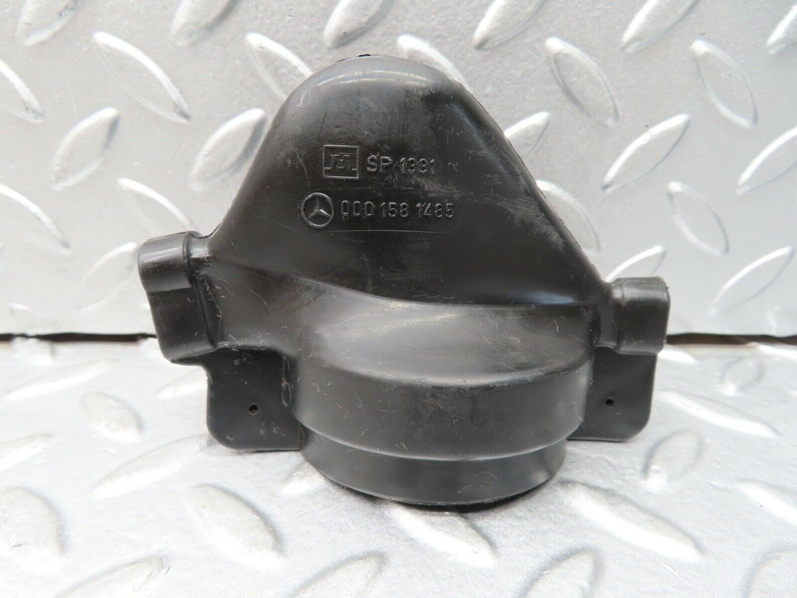 17644 Mercedes-Benz W116 450SEL Ignition Coil Cover Cap 0001581485