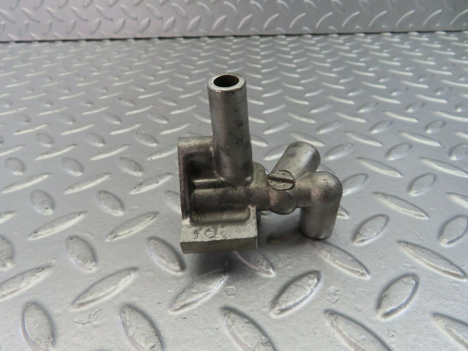 10789 Mercedes-Benz W123 230E Idle Control Valve 1020940512