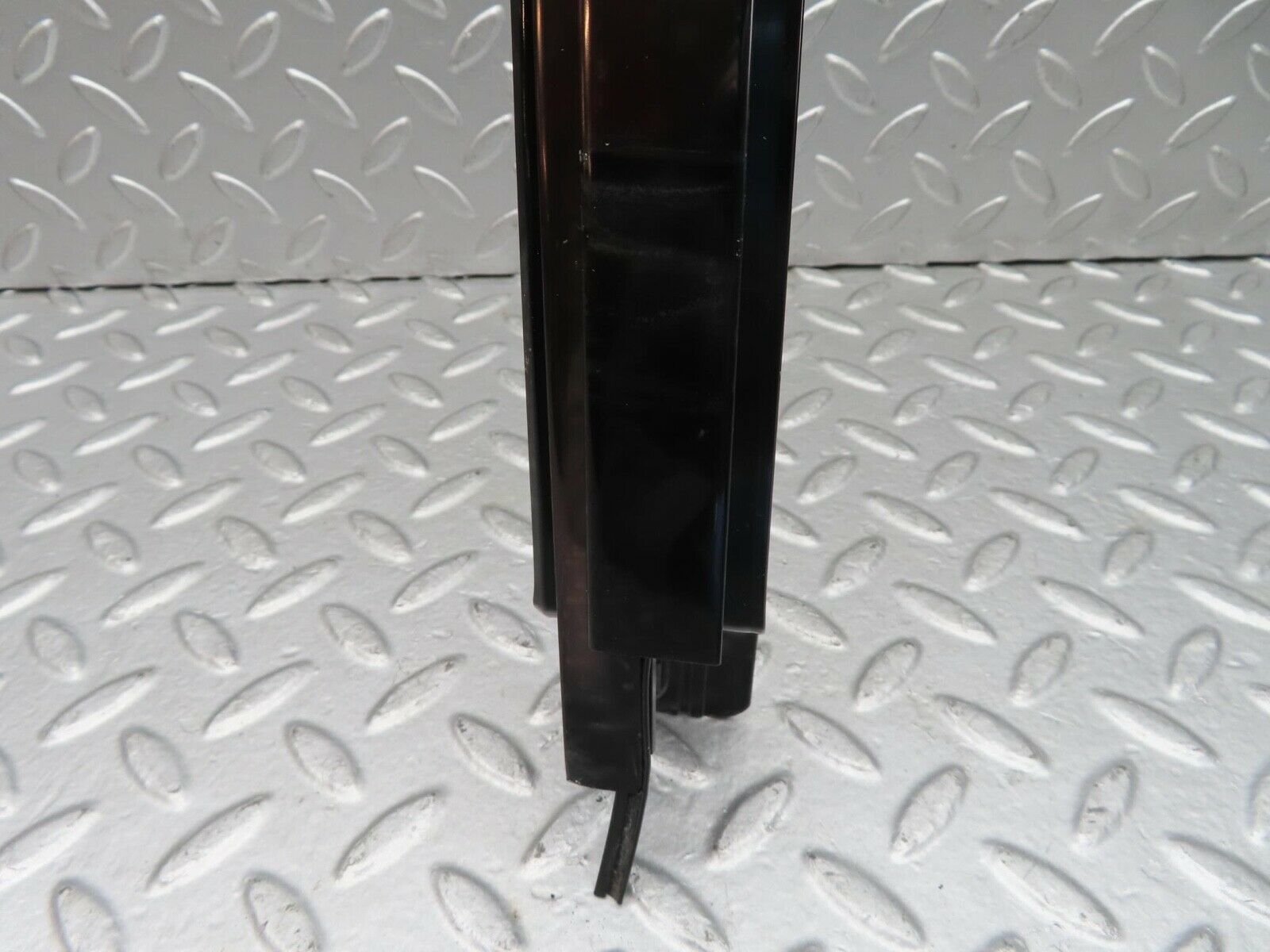 15027 Mercedes-Benz W140 S320 Rear Right Door Window Channel