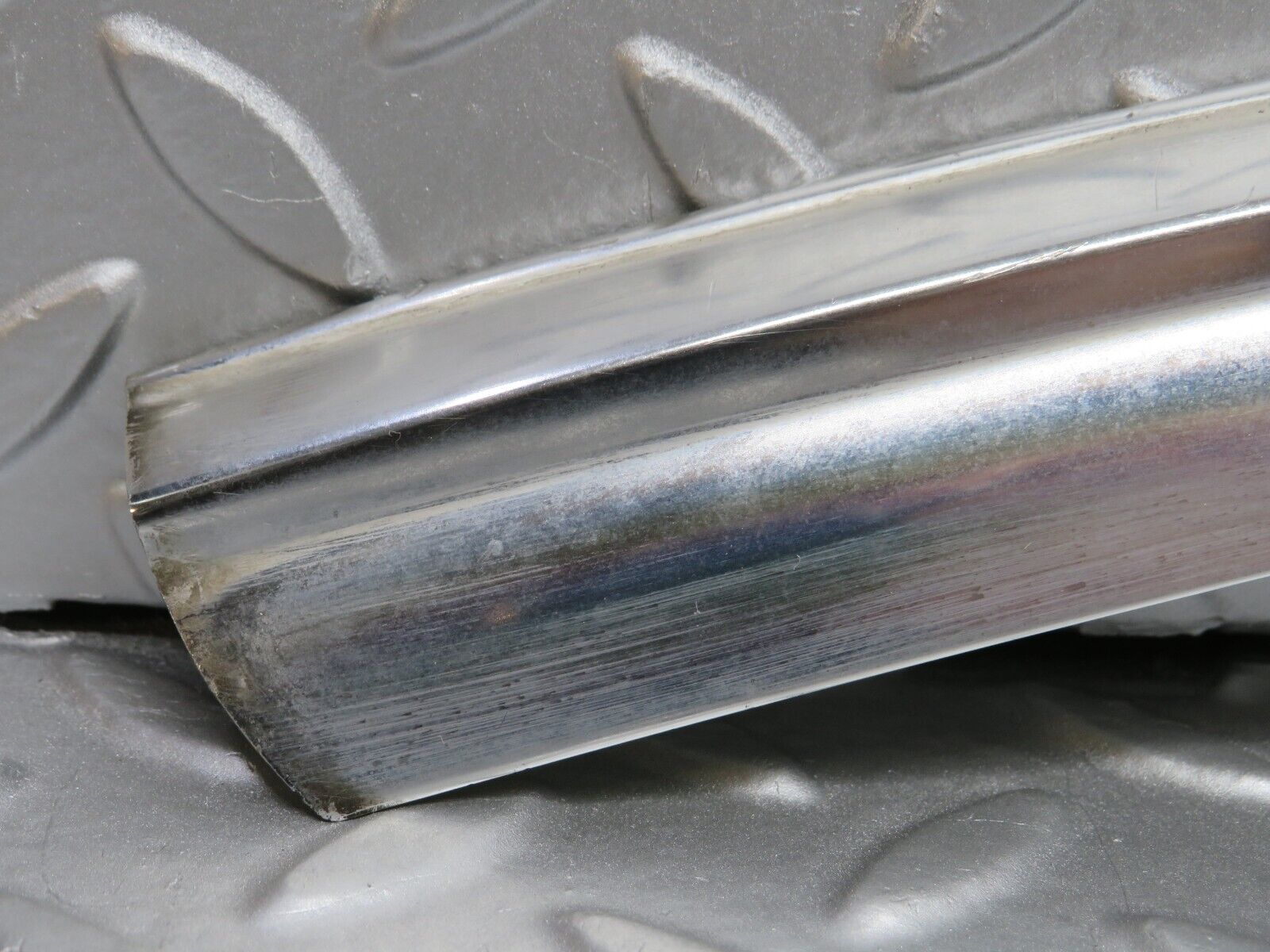 40200 Mercedes-Benz R107 Hardtop Under Windshield Chrome Trim