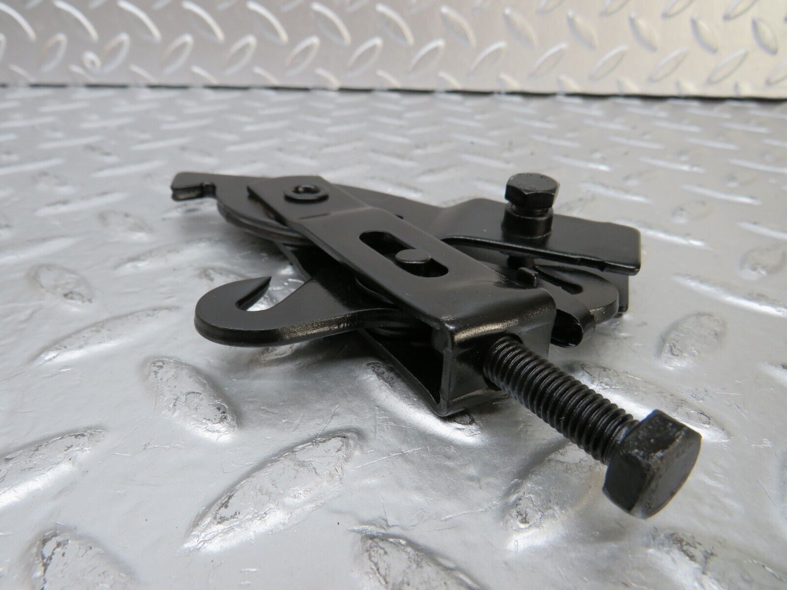 25775 Mercedes-Benz W124 280E Handbrake Regulator