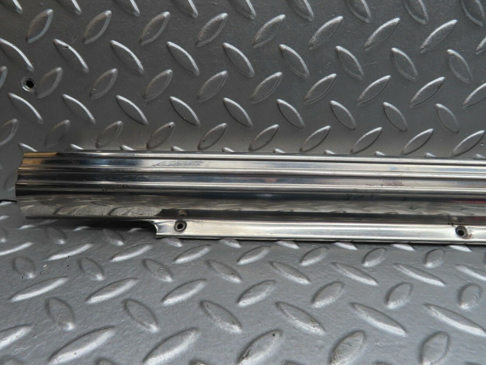 20762 Mercedes-Benz R107 450SL Left Door Sill Chrome